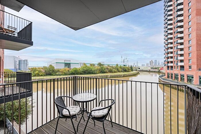 2 Bedroom Flat For Sale In Navigation Road, Tower Hamlets, London, E3