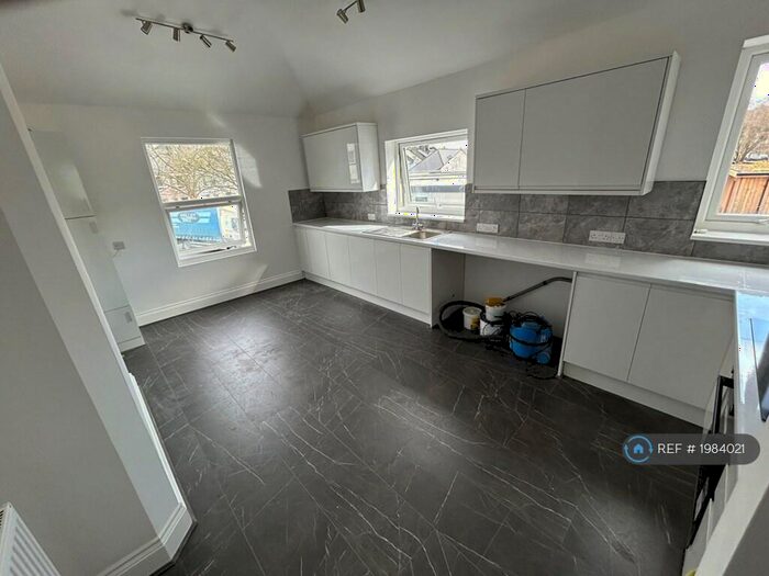 3 Bedroom Flat To Rent In St Levans Rd, Plymouth, PL2
