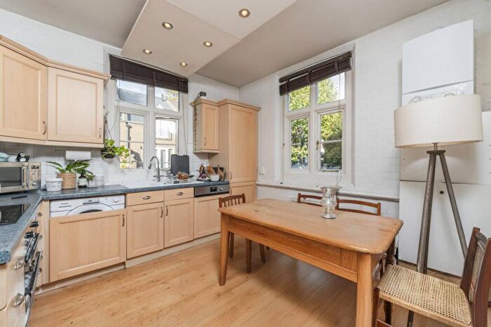 1 Bedroom Flat To Rent In Richmond Avenue, Islington, London, N1