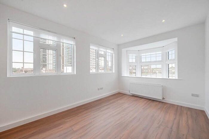 1 Bedroom Apartment To Rent In Bank Chambers, Woking, Surrey, GU21