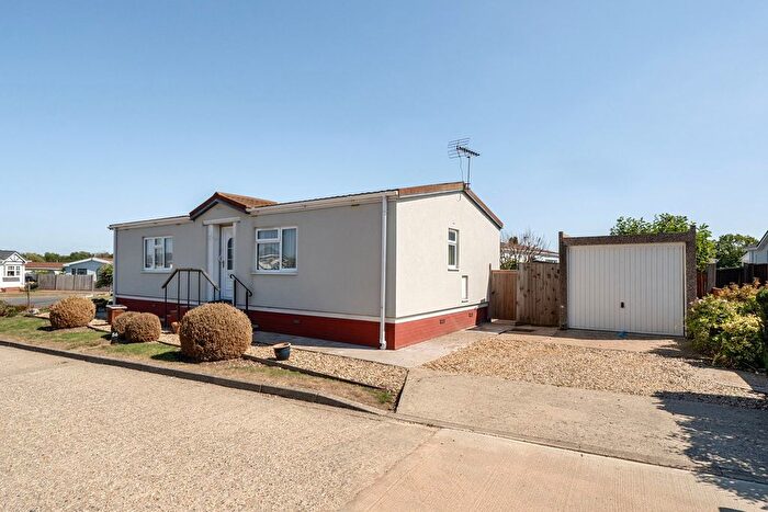 2 Bedroom Park Home For Sale In Redhill Court, Redhill Lane, Watton, Norfolk, IP25