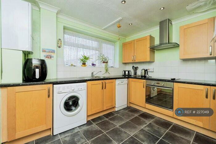4 Bedroom Maisonette To Rent In Shellard Road, Filton, Bristol, BS34