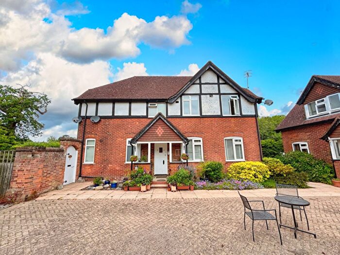 1 Bedroom Flat To Rent In Horse Hill, Surrey, RH6