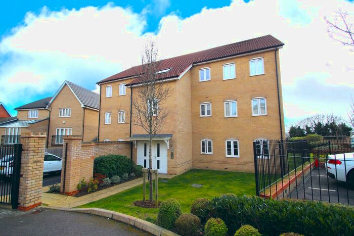1 Bedroom Flat To Rent In Allerton Grove, Chigwell, IG7