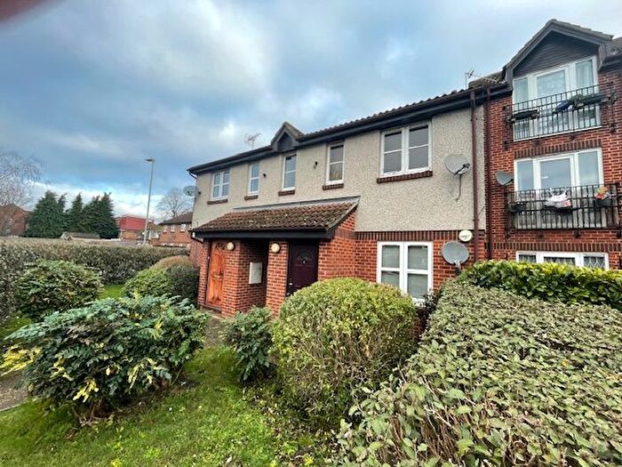 1 Bedroom Flat To Rent In Knowles Close, West Drayton, UB7