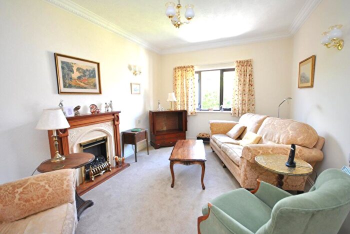 2 Bedroom Apartment For Sale In Station Road, Cheddar, BS27
