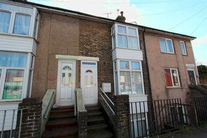 2 Bedroom Maisonette To Rent In London Road, Sittingbourne, ME10