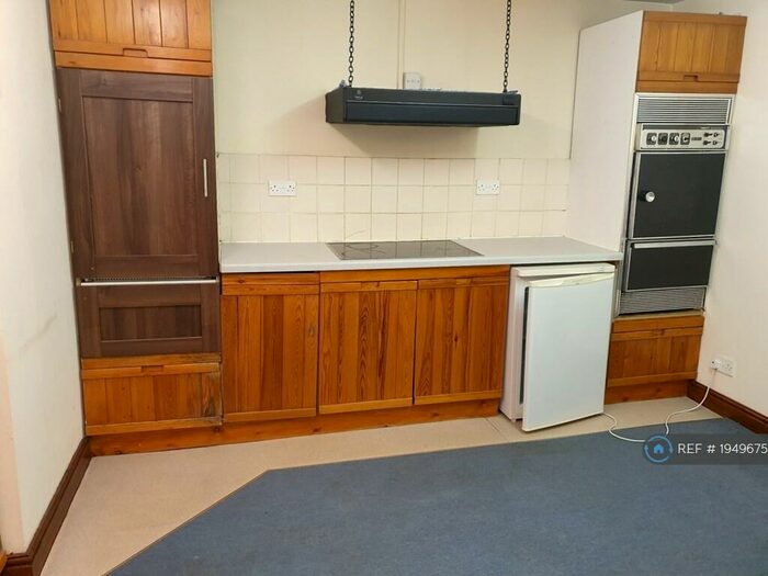 1 Bedroom Flat To Rent In Gaol Road, Stafford, ST16