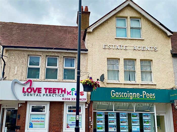 4 Bedroom Flat For Sale In Central Road, Worcester Park, KT4