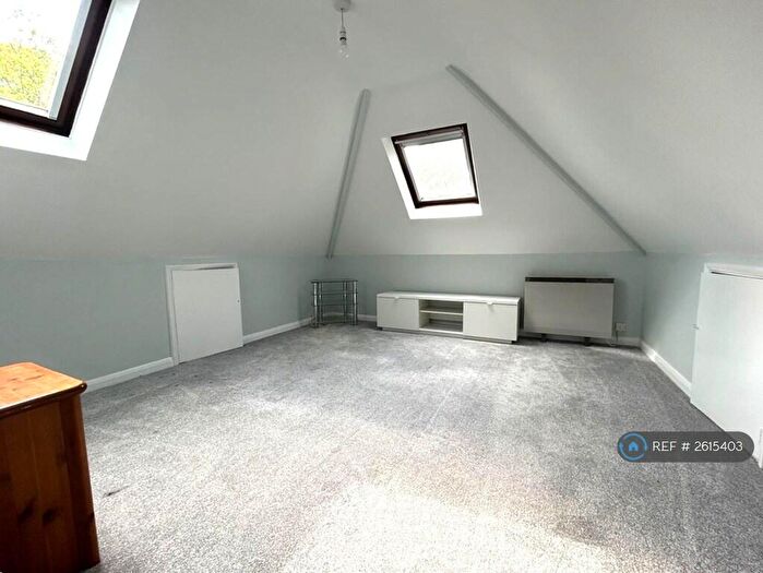 Studio To Rent In Whitlelands Road, High Wycombe, HP12