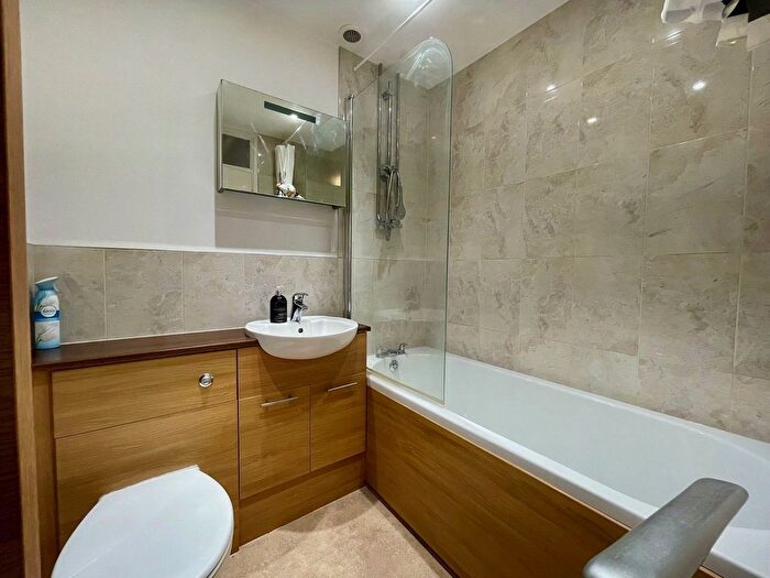 2 Bedroom End Of Terrace House To Rent In Cropper Close, Thatcham, RG19