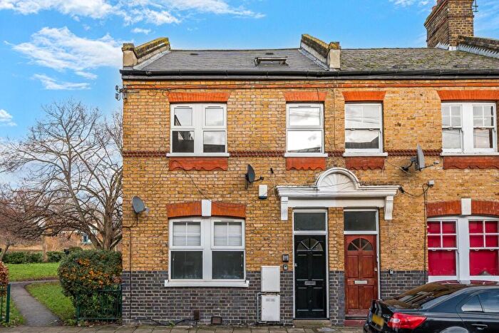 2 Bedroom Flat For Sale In Lollard Street, Kennington, London, SE11