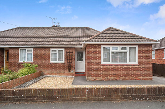 3 Bedroom Bungalow To Rent In Julian Road, Southampton, Hampshire, SO19