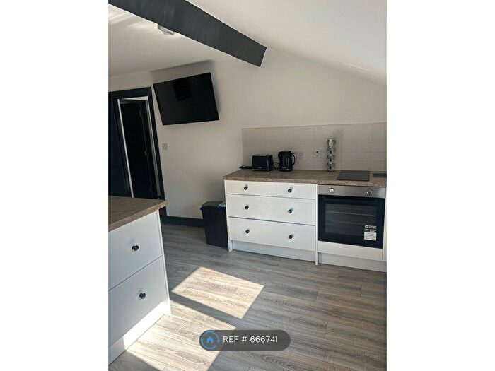 2 Bedroom Flat To Rent In Moor Street, Ormskirk, L39