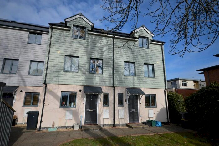 3 Bedroom Mews To Rent In Ridgeway Lane, Whitchurch, Bristol, BS14