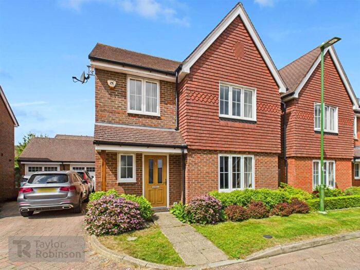4 Bedroom Detached House For Sale In Hansom Way, Pease Pottage, RH11