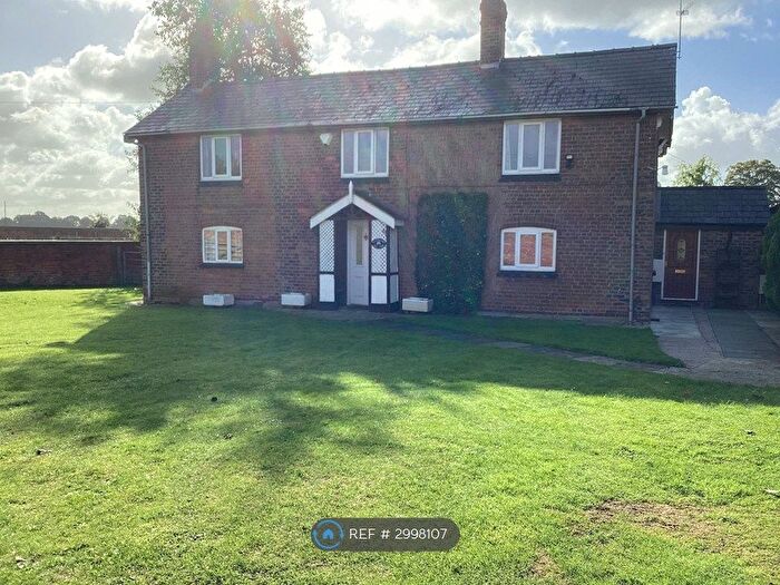 4 Bedroom Detached House To Rent In Macclesfield Road, Holmes Chapel, Crewe, CW4