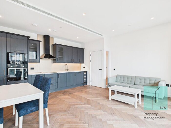3 Bedroom Flat To Rent In Emery Way, London, E1W