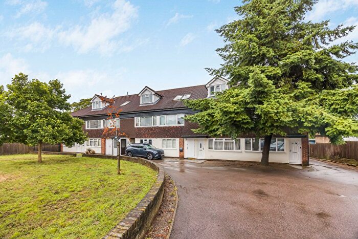 2 Bedroom Flat To Rent In St Barnabas Road, Woodford Green Essex, IG8