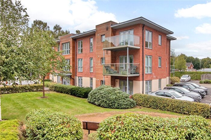 2 Bedroom Flat For Sale In Morewood Close, Sevenoaks, Kent, TN13