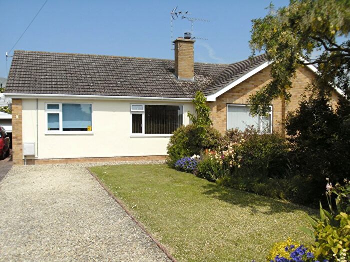 2 Bedroom Bungalow To Rent In Heathfield Close, North Petherton, Bridgwater, TA6