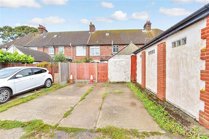 3 Bedroom Terraced House For Sale In Dymchurch Road, Hythe, Kent, CT21