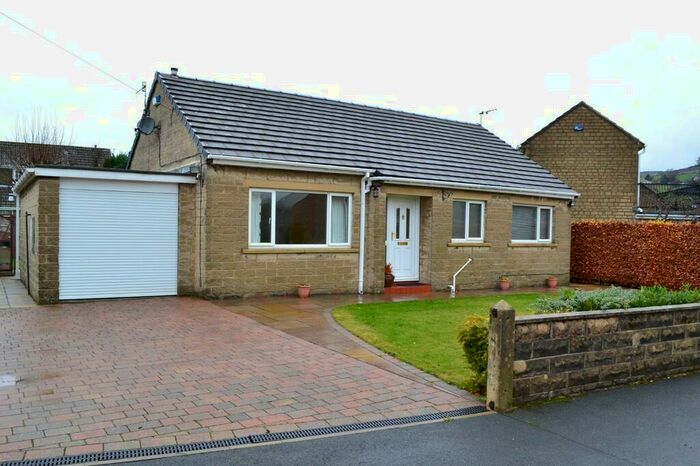 2 Bedroom Detached Bungalow To Rent In Blakeholme Close, Slaithwaite, Huddersfield, HD7