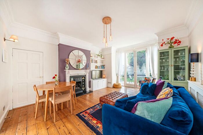 3 Bedroom Flat For Sale In Thrale Road, Streatham, SW16