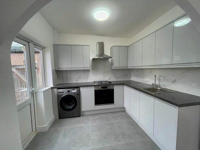 3 Bedroom Semi-Detached House To Rent In Kenton Road, Kenton, HA3