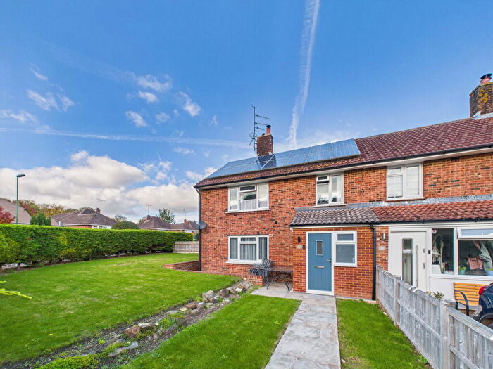 4 Bedroom Semi-Detached House For Sale In Coombe Road, Steyning, BN44