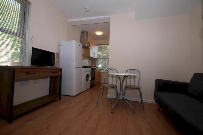 Studio To Rent In 530 Barking Road, London E13