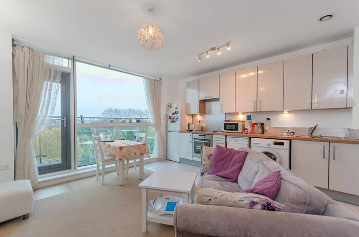 1 Bedroom Flat To Rent In Mapleton Road, Wandsworth, London, SW18