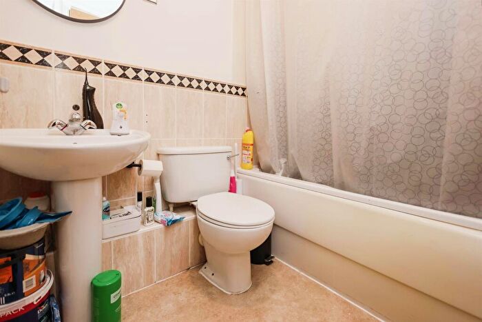 2 Bedroom Apartment For Sale In Yew Tree Road, Moseley, Birmingham, B13