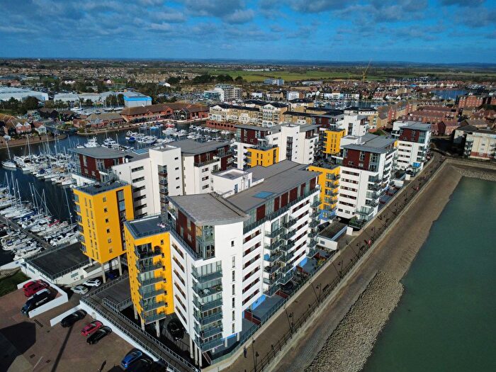 2 Bedroom Flat For Sale In Midway Quay, Eastbourne, BN23