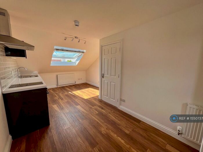 1 Bedroom Flat To Rent In Cowper Street, Hove, BN3