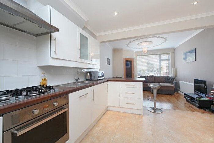 1 Bedroom Flat To Rent In Winchester Road, St Margarets, TW1