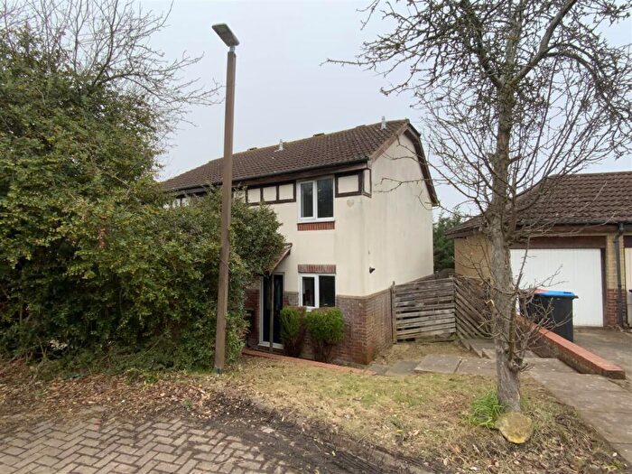 3 Bedroom Semi Detached House For Sale In Gramwell, Shenley Church End, Milton Keynes, MK5