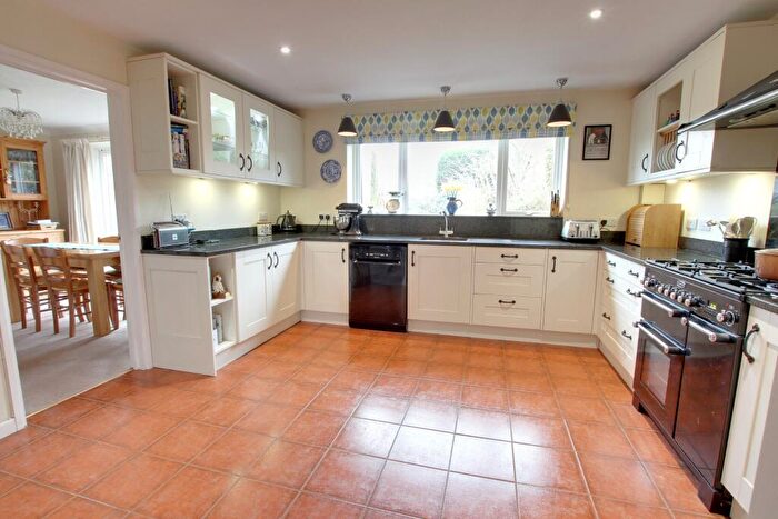 4 Bedroom Detached House For Sale In Anthill Close, Denmead, PO7