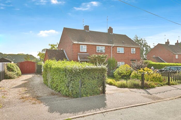 3 Bedroom Semi-Detached House For Sale In Groveside, East Rudham, King's Lynn, PE31
