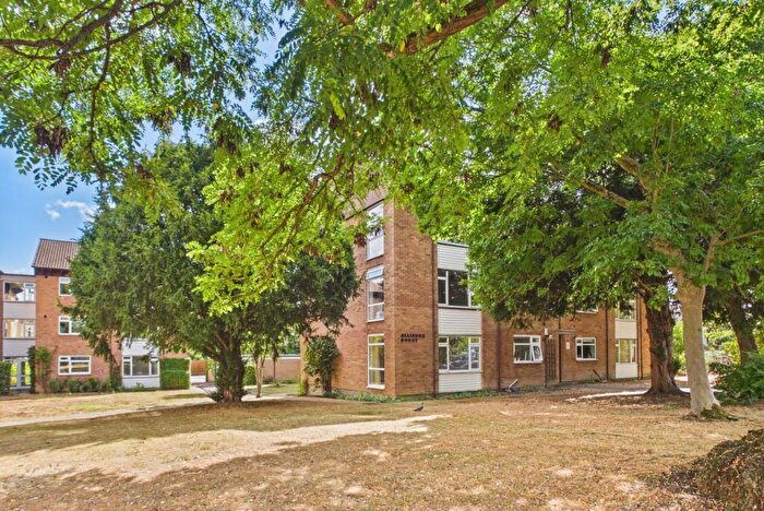 2 Bedroom Flat For Sale In Alliance Court, Hills Avenue, Cambridge, CB1