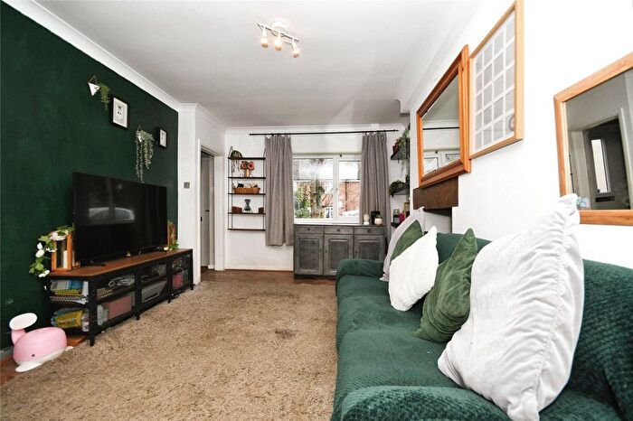 3 Bedroom Terraced House For Sale In St. Augustines Crescent, Chesterfield, Derbyshire, S40