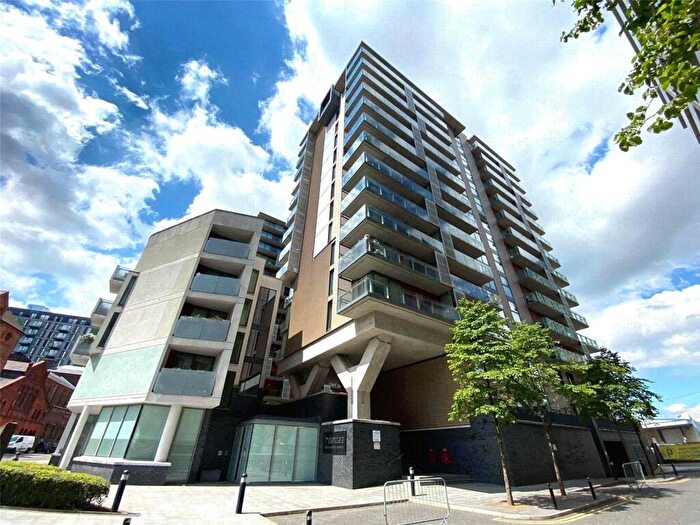 2 Bedroom Apartment To Rent In Spectrum - Block, Salford, Manchester City Centre, Greater Manchester, M3