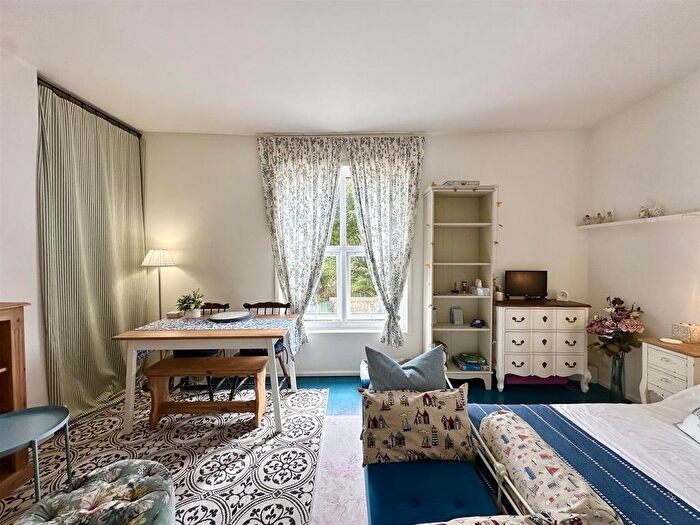 1 Bedroom Flat For Sale In Laton Road, Hastings, TN34