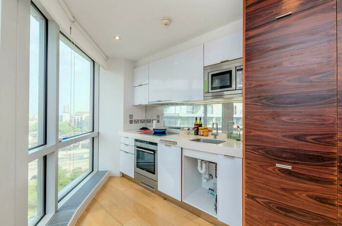 1 Bedroom Flat To Rent In Ontario Tower, Canary Wharf, London, E14
