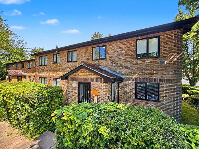 1 Bedroom Flat For Sale In Meresborough Road, Rainham, Gillingham, Kent, ME8