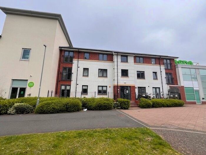 2 Bedroom Flat To Rent In Stratford Road, Solihull, B90