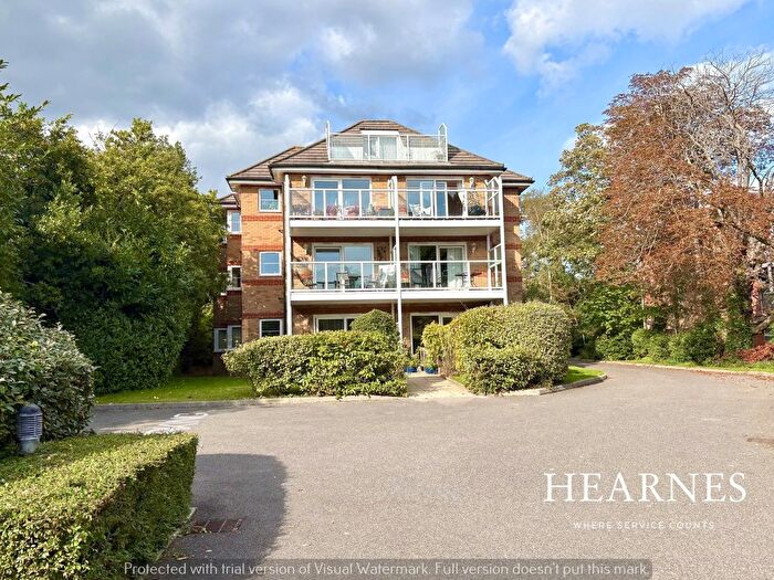 2 Bedroom Flat For Sale In Bournemouth Road, Poole, BH14