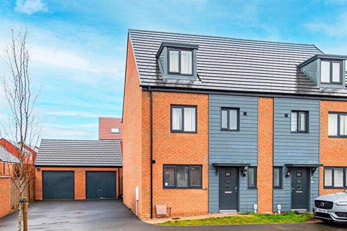 4 Bedroom Town House For Sale In Thornton Avenue, Barton Seagrave, NN15