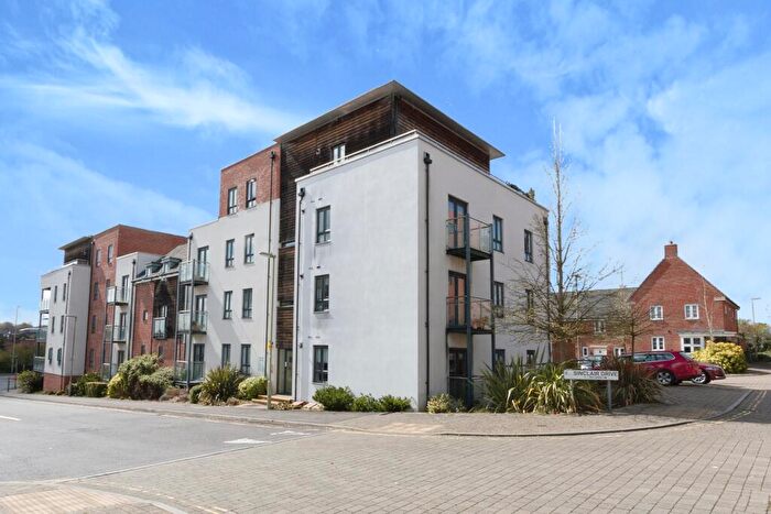 2 Bedroom Flat For Sale In Sinclair Drive, Basingstoke, Hampshire, RG21