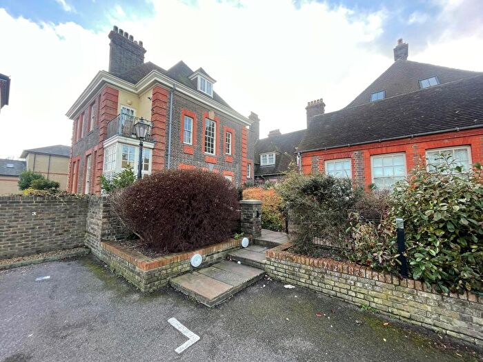 1 Bedroom Flat To Rent In West Cliff Road, Ramsgate, CT11